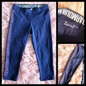 UNDER ARMOUR l small fitted capris